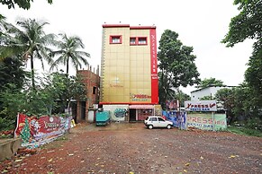 OYO 16627 Xpress Inn