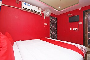 OYO 16627 Xpress Inn