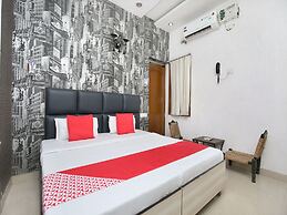 OYO 17330 Onkar Residency