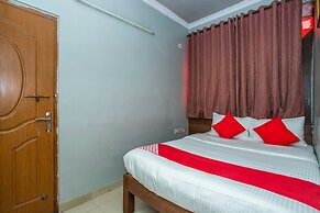 OYO Flagship 18338 White Fort
