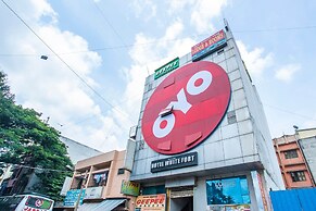 OYO Flagship 18338 White Fort