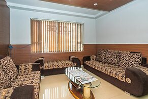 OYO Flagship 18338 White Fort