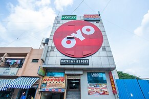 OYO Flagship 18338 White Fort