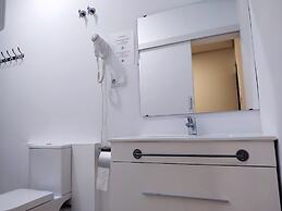 Flats Friends Plaza de la Reina