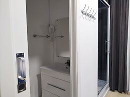 Flats Friends Plaza de la Reina