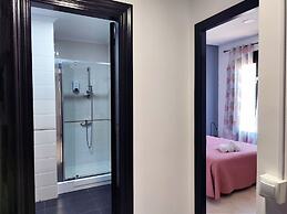 Flats Friends Plaza de la Reina