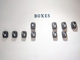 Flats Friends Plaza de la Reina