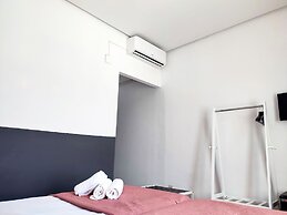 Flats Friends Plaza de la Reina