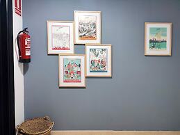 Flats Friends Plaza de la Reina