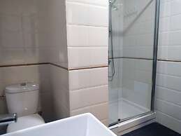 Flats Friends Plaza de la Reina