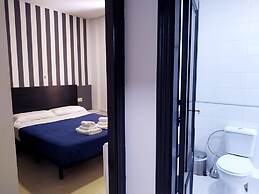 Flats Friends Plaza de la Reina