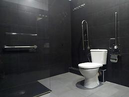 Flats Friends Plaza de la Reina