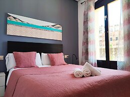 Flats Friends Plaza de la Reina