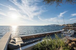 Aegean Melody Suites & Villa