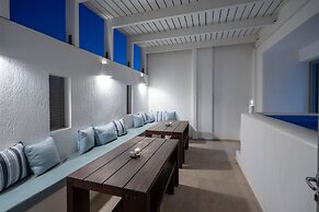 Aegean Melody Suites & Villa