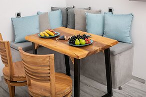 Aegean Melody Suites & Villa