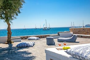 Aegean Melody Suites & Villa