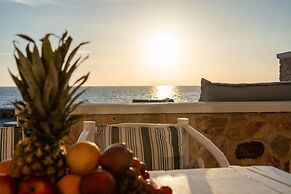 Aegean Melody Suites & Villa