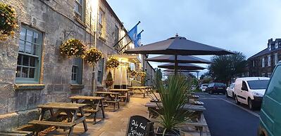 Queen Catherine Hotel