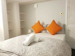 The Cumberland Townhouse Apartment