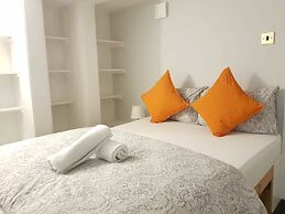 The Cumberland Townhouse Apartment