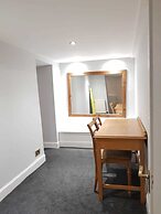 The Cumberland Townhouse Apartment