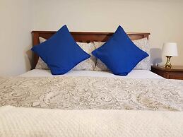 The Cumberland Townhouse Apartment