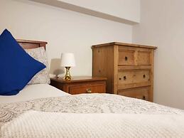 The Cumberland Townhouse Apartment