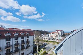 Avangard by Baltic Home