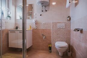 Poolside Hideout Apartments