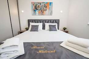 Poolside Hideout Apartments
