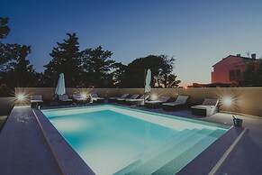 Poolside Hideout Apartments