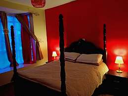 Ken's Haven Apartment