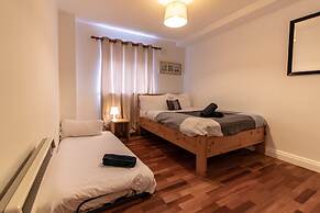 Cozy Modern Bedroom Apartments City L2