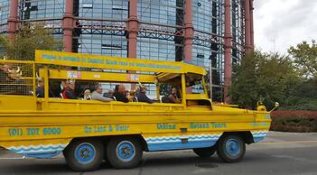 Cozy Modern Bedroom Apartments City L2