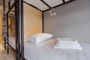 Back2Me - Hostel