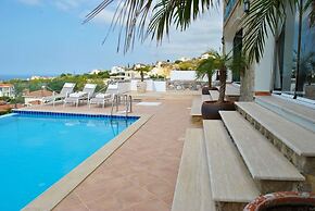 Villa Alex by Amy Villas