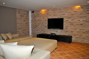 Villa Alex by Amy Villas