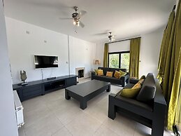 Villa Amelia by Amy Villas