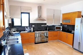 Villa Amelia by Amy Villas