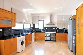 Villa Amelia by Amy Villas