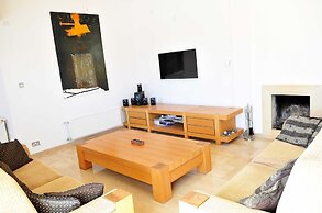 Villa Amelia by Amy Villas