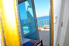 Villa Blue Horizon by Amy Villas