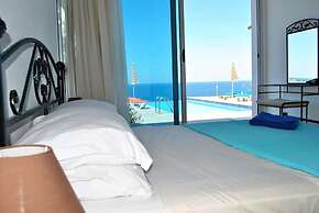 Villa Blue Horizon by Amy Villas