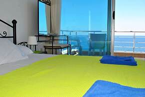 Villa Blue Horizon by Amy Villas