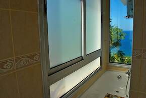 Villa Blue Horizon by Amy Villas