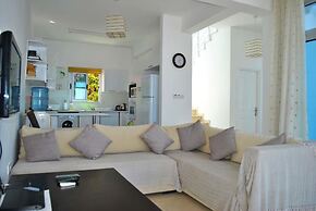 Villa Blue Horizon by Amy Villas