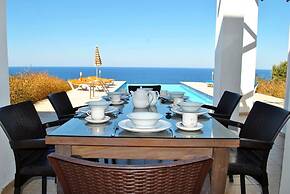 Villa Blue Horizon by Amy Villas