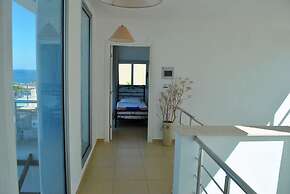 Villa Blue Horizon by Amy Villas