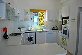 Villa Blue Horizon by Amy Villas